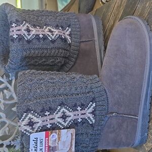 ESSENTIALS WOMEN BOOTS